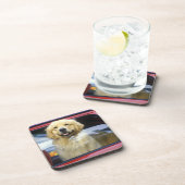 Dog in rood autoraam bier onderzetter (Rechterzijde)