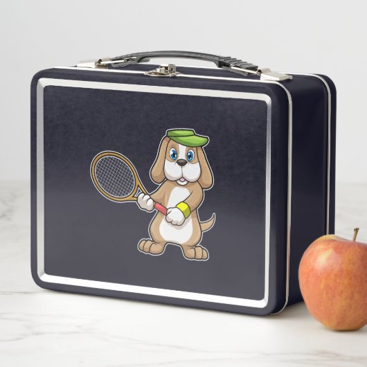 Dog in Tennis met Tennis racket & Pet (In situ)