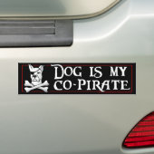 Dog is Mijn co-Pirate bumpersticker (Op auto)