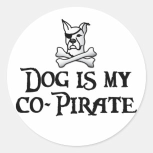 Dog is mijn Co-Pirate Ronde Sticker
