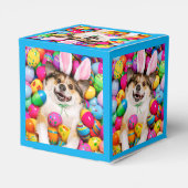 Dog Laying on Easter Eggs Bedankdoosjes (Achterkant)