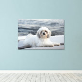 Dog leggen door het water canvas afdruk (Insitu (Houten vloer))