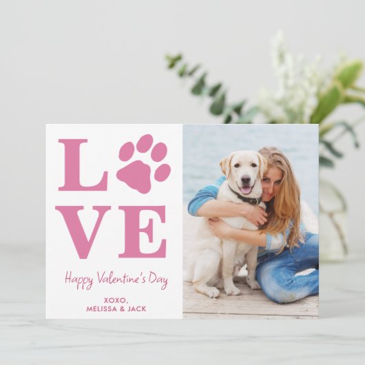 Dog LOVE Valentijnsdag Custom Roze Pet Foto Feestdagenkaart (Staand voorkant)