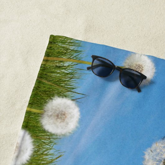 Dog met Dandelion Strandlaken (In situ)