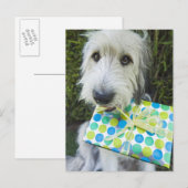 Dog met geschenk in de mond briefkaart (Voorkant / Achterkant)