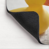 Dog met kunststofeend muismat (Hoek)