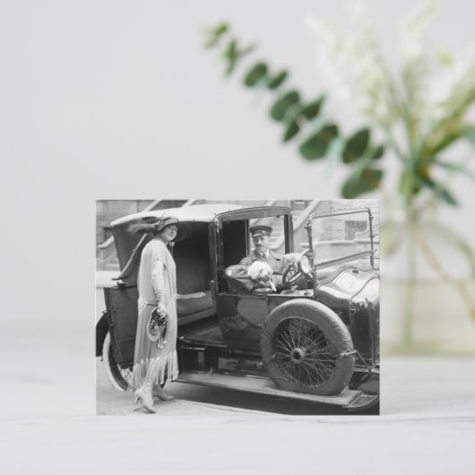 Dog Nanny en Chauffeur, jaren 20 Briefkaart (Staand voorkant)