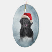 Dog Newfoundland in het rode pet van de kerstman Keramisch Ornament (Links)