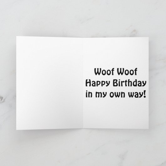 DOG OP EEN WALK IN BOSSEN MANIEREN OM TE ZEGGEN GE KAART (Binnen)