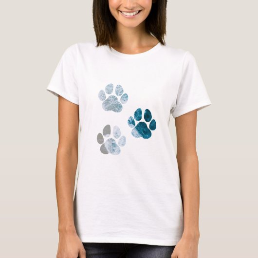 Dog Paw-afdrukken - Beach Waves en Sand T-shirt (Voorkant)