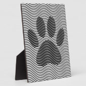 Dog Paw-afdrukken op zwarte en witte golven Fotoplaat (Zijkant)