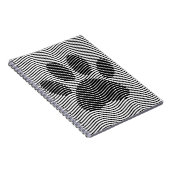 Dog Paw-afdrukken op zwarte en witte golven Notitieboek (Rechterzijde)