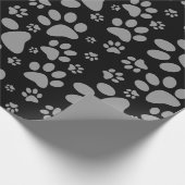 Dog Paw Print Grey and Black Cadeaupapier (Hoek)