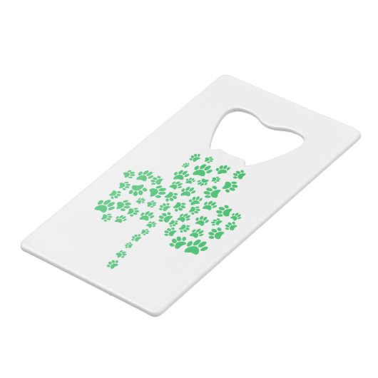 Dog Paw Print Shamrock Creditkaart Flessenopener (Voorkant Gekanteld)