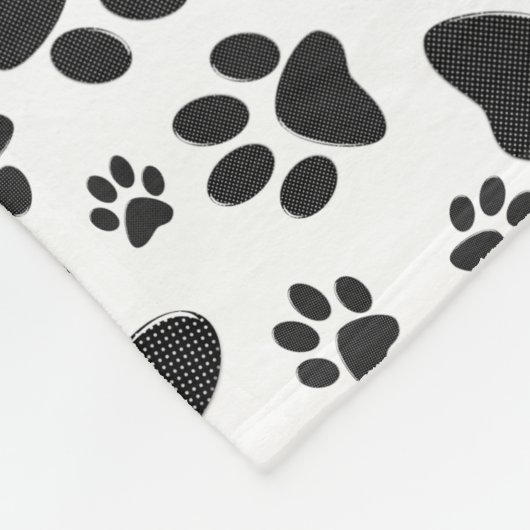Dog Paws Black and White Polka Dot Fleece Blanket (Hoek)