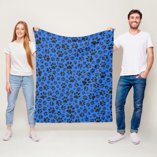 Dog Paws Black & White Polka Dot on tech blue Fleece Deken (In situ)