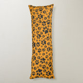 Dog Paws Black & White Polka Dot op dahlia oranje Lichaamskussen (Achterkant (Verticaal))