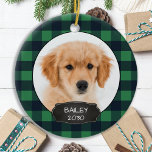 Dog Pet met kerstfoto's Puppy Rustic Green Pset C Keramisch Ornament<br><div class="desc">Decoreer je boom of stuur een speciaal cadeau met dit super schattige persoonlijke ornament voor de vrije dag van de huisfoto's. Voeg de foto's van je hond toe en personaliseer je met naam en jaar. Ornament is dubbelzijdig, u kunt verschillende foto's doen elke kant. COPYRIGHT © 2020 Judy Burrows, Black...</div>