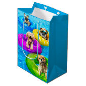 Dog Pool Party Medium Cadeauzakje (Voorkant Gekanteld)