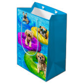 Dog Pool Party Medium Cadeauzakje (Achterkant Gekanteld)