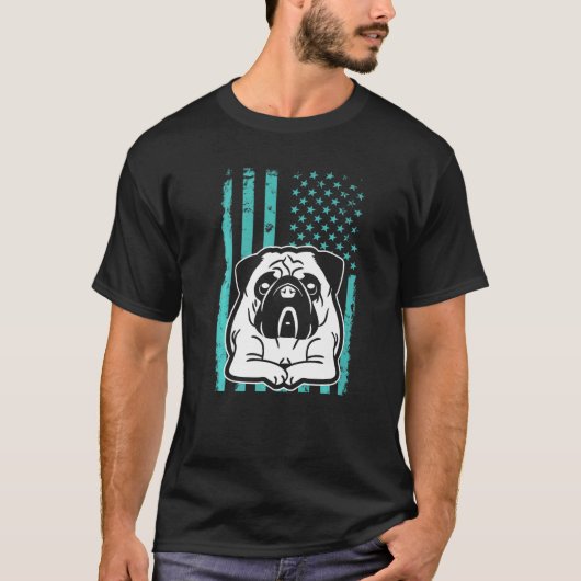 Dog Pug ons Amerikaanse vlag 2 T-shirt (Voorkant)