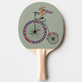 Dog Riding Old Fashioned Bike op Ping Pong Paddle Tafeltennisbatje