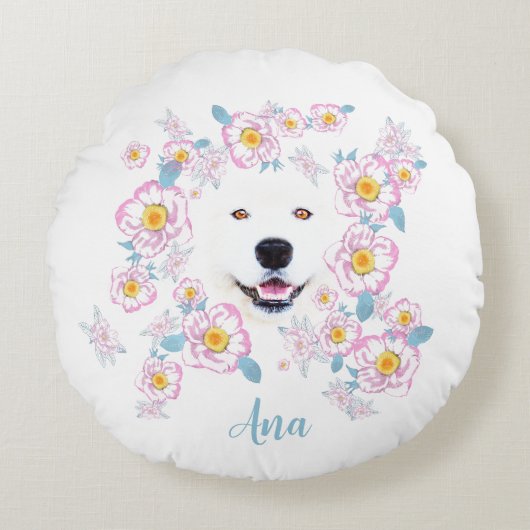 Dog Samoyed en roze bloemen, aangepaste naam Rond Kussen (Voorkant)