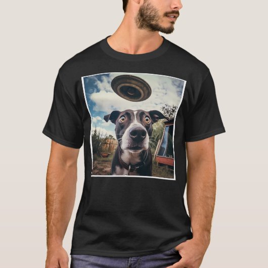 Dog Selfie with UFOs Alien Extraterrestrial UFO Be T-shirt (Voorkant)