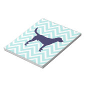 Dog Silhouette in Dark Blue op Chevron Pattern Notitieblok (Linkerzijde)