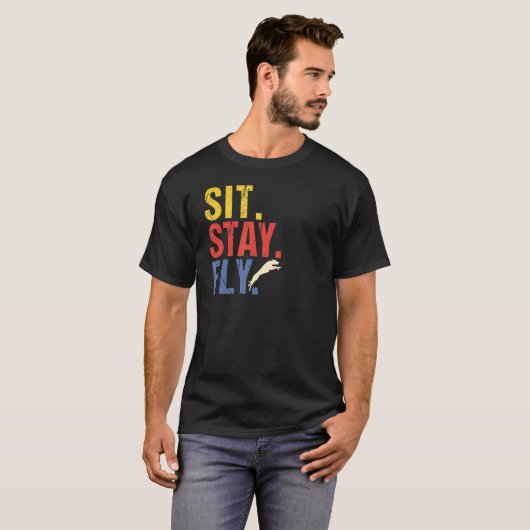 Dog Sit Blijf vliegen Dog 5 T-shirt (Voorkant volledig)