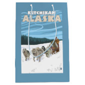 Dog Sledding Scene - Ketchikan, Alaska Medium Cadeauzakje (Voorkant)