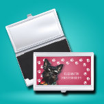 Dog Walker Paw Prints Visitekaarthouder<br><div class="desc">Deze visitekaartjes houder,  gepersonaliseerd met jouw naam,  heeft een schattige zwarte miniatuurschnauzer op heet roze met een witte pootafdruk. Leuk als cadeau of een geweldige manier om je eigen visitekaartjes te dragen.</div>