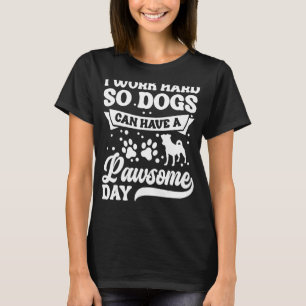 Doggie Daycare Essential Equipment Center Hondenda T-shirt