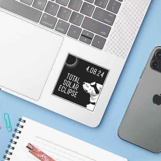 Doggo Eclipse Sticker (Laptop met iPhone)