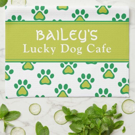 Dog's Name Lucky Dog Cafe Custom St. Patricks Day Theedoek (Gevouwen)