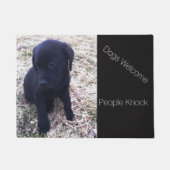 Dogs Welcome People Knock Black Labrador Puppy Deurmat (Voorkant)