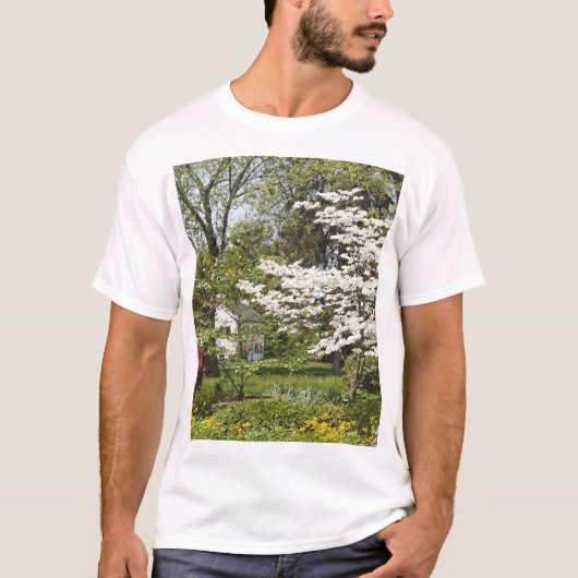 Dogwood in Bloom T-shirt (Voorkant)