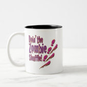 Doin' de Zombie Shuffle Tweekleurige Koffiemok (Links)
