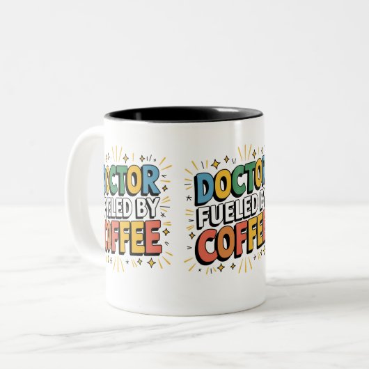 Dokter aangewakkerd door mok (Voorkant links)