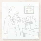 Dokter die zijn stethoscoop in Feet gebruikt. Grap Glazen Onderzetter (Achterkant)