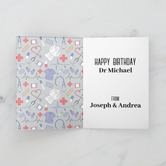 Dokter en verpleegster gelukkige verjaardag kaart (Binnen)