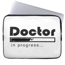 Dokter in Opleiding Laadbalk Grappig Geneeskundest Laptop Sleeve