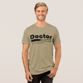 Dokter in Opleiding Laadbalk Grappig Geneeskundest Tri-Blend Shirt (Voorkant volledig)