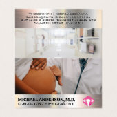 Dokter onderzoekt zwangere vrouw visitekaartje (Buitenkant ongevouwen)