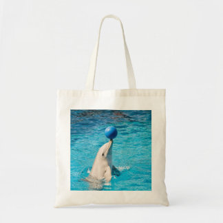 Dolfijn met een bal tote bag