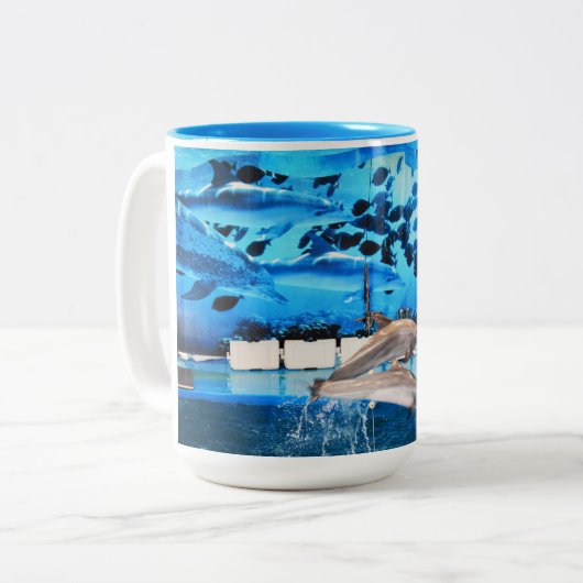 Dolfijnen in beweging tweekleurige koffiemok (Voorkant links)
