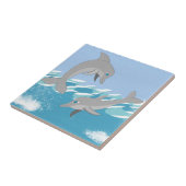 Dolfijnen zwemmen in de oceaan tegeltje (Zijkant)