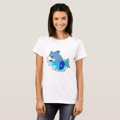Dolfine in zwemmen met letter t-shirt (Voorkant volledig)