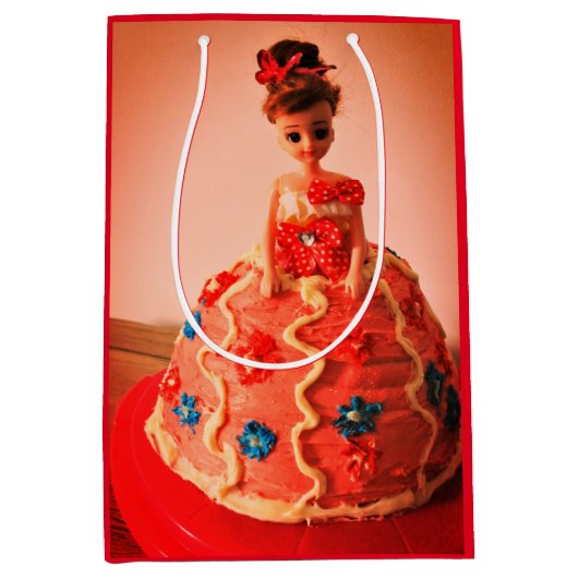 Doll Cake Medium Cadeauzakje (Voorkant)