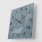 Doll House in Snow Storm Backward Clock Vierkante Klok (Hoek)